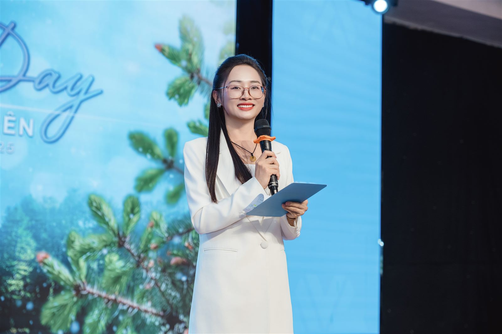 Vi Hương Mai – Kích Hoạt Sức Hút Tự Nhiên